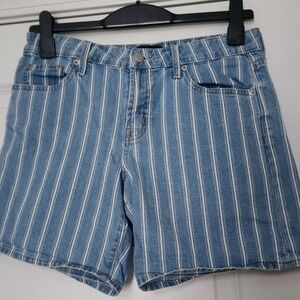 Gap 8/29 striped denim shorts